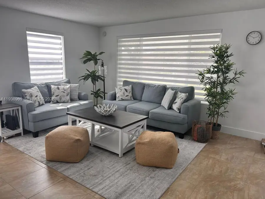 6900 SW 3rd St, Pembroke Pines, FL 33023 - Image #3