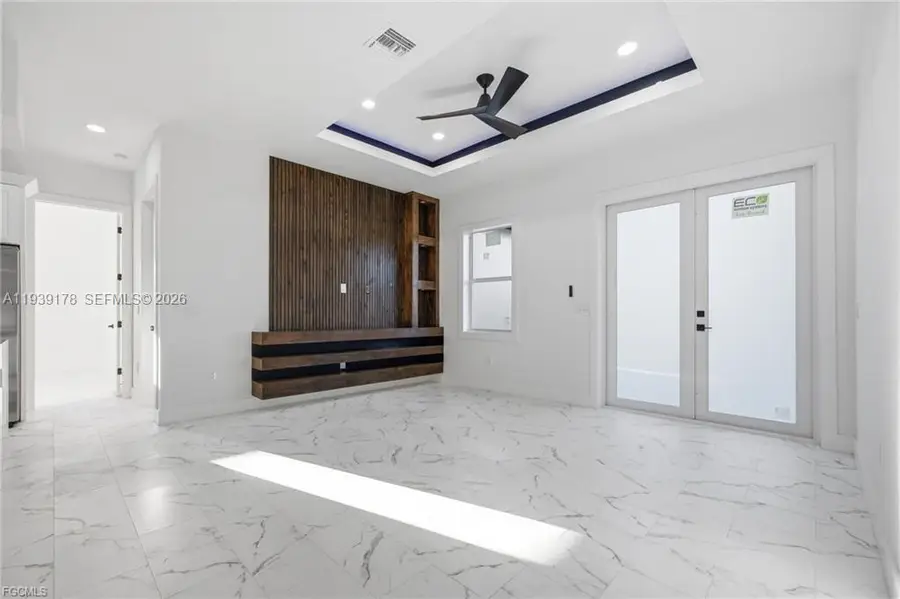 6050 N Moss Cir, Port Labelle, FL 33935 - Image #3