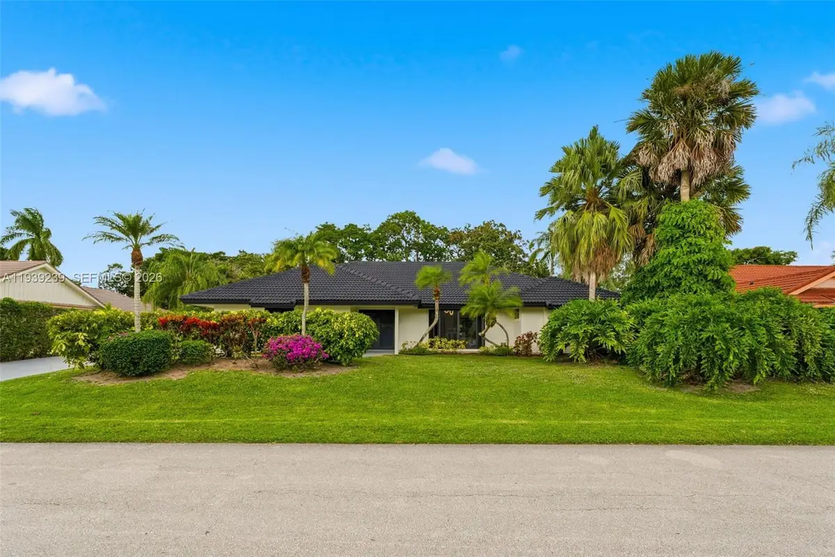2 Dunbar Rd, Palm Beach Gardens, FL 33418 - Image #1