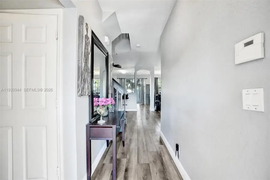 9175 NW 40th Pl, Sunrise, FL 33351 - Image #3