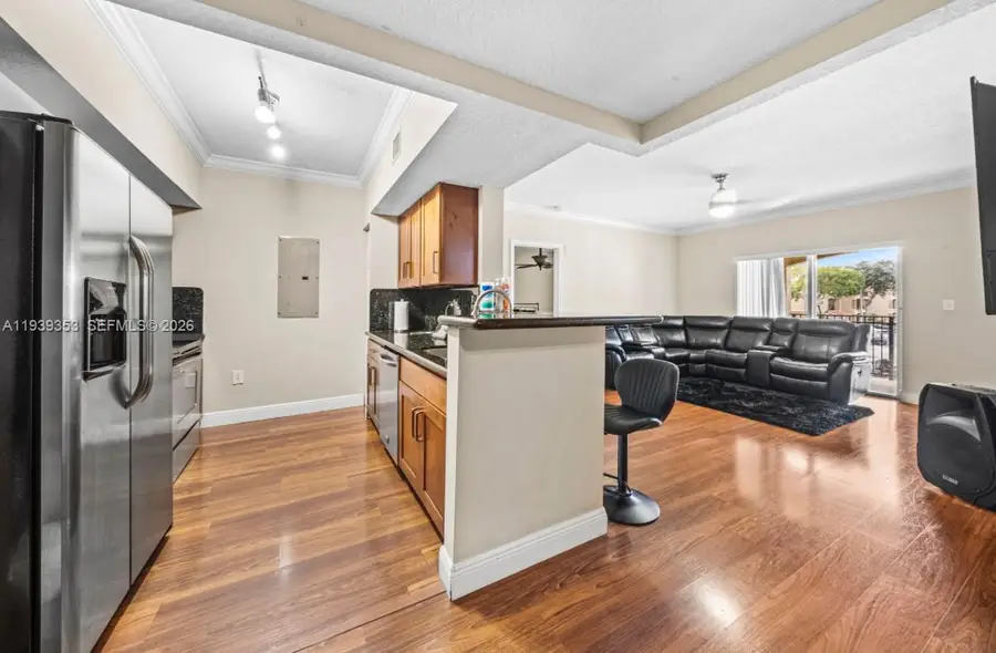 231 SW 116th Ave, Pembroke Pines, FL 33025 - Image #3