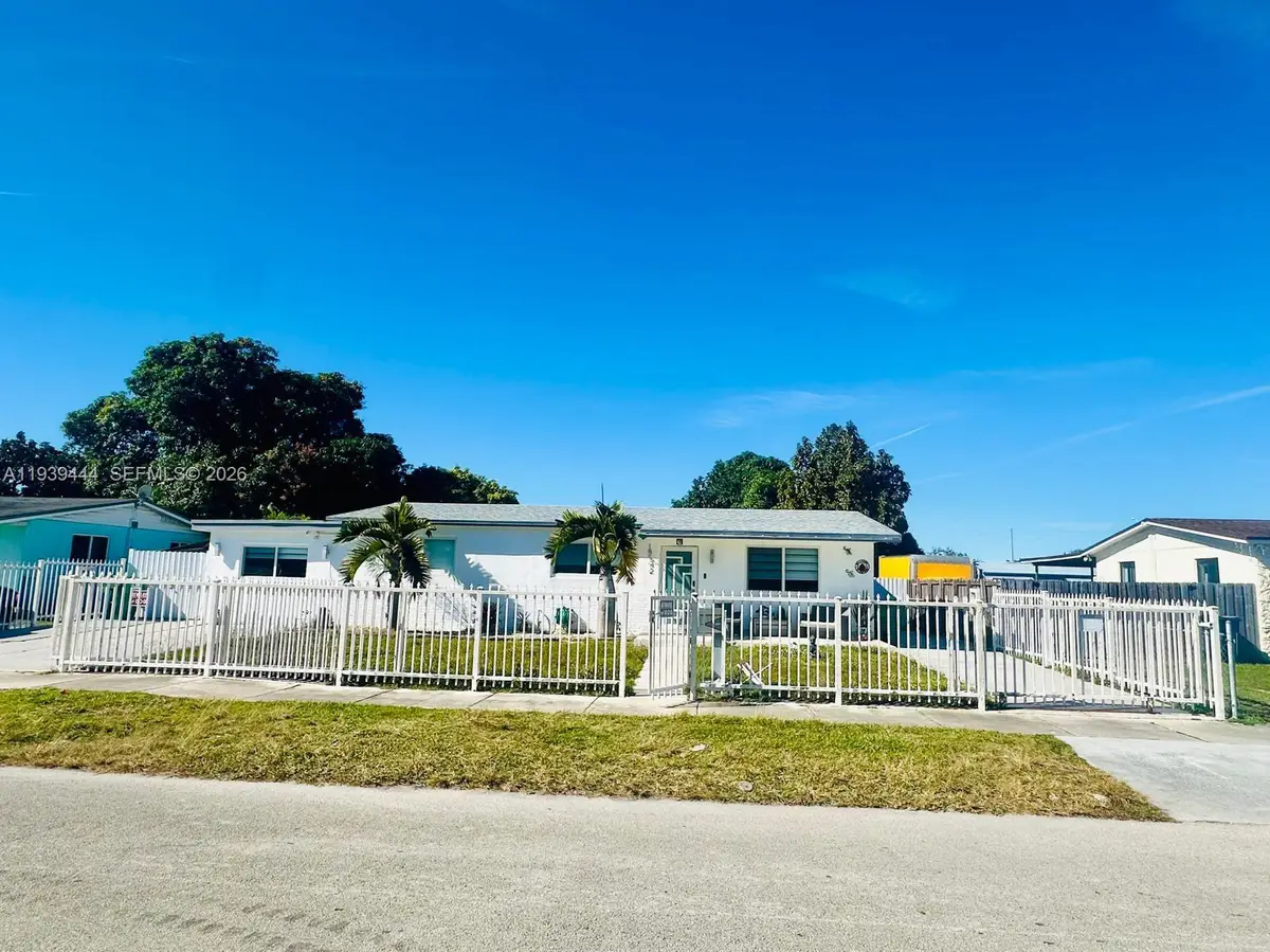 19542 SW 120th Ave, Miami, FL 33177 - Image #1
