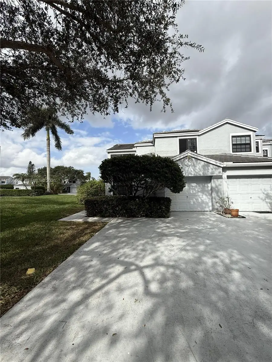 8423 NW 78th Ct, Tamarac, FL 33321 - Image #1
