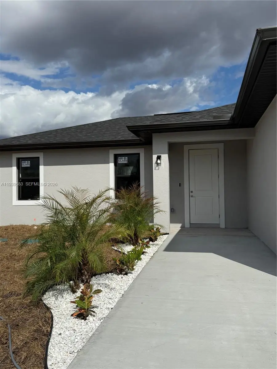 1048 Jay Ct, Port Labelle, FL 33935 - #2