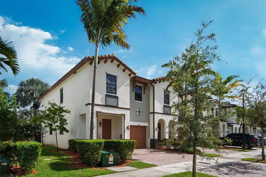 8885 NW 102nd Ct, Doral, FL 33178 - Image #2