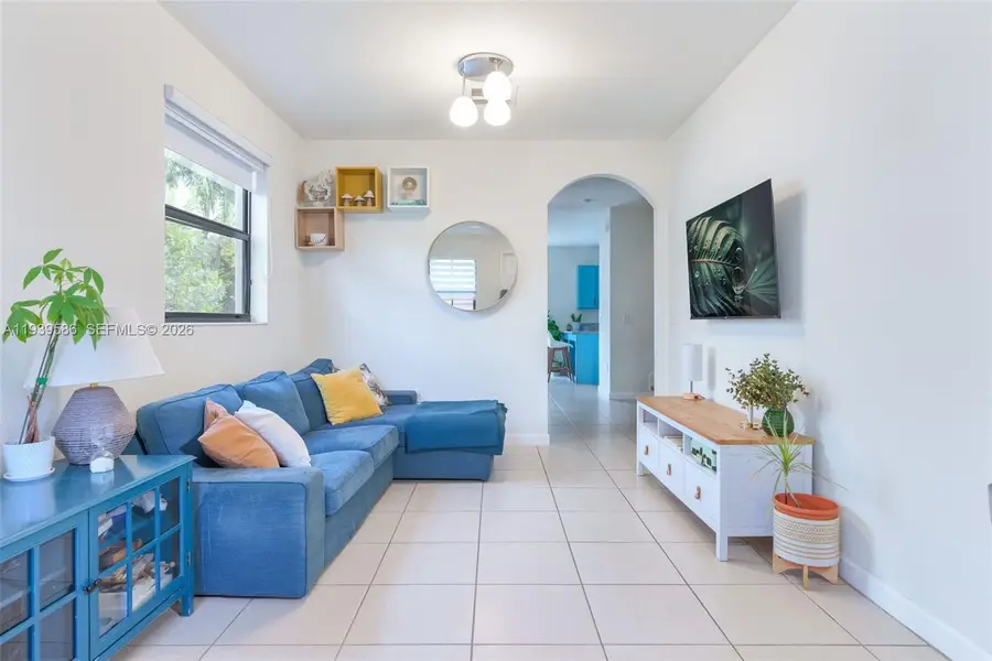 8885 NW 102nd Ct, Doral, FL 33178 - Image #3