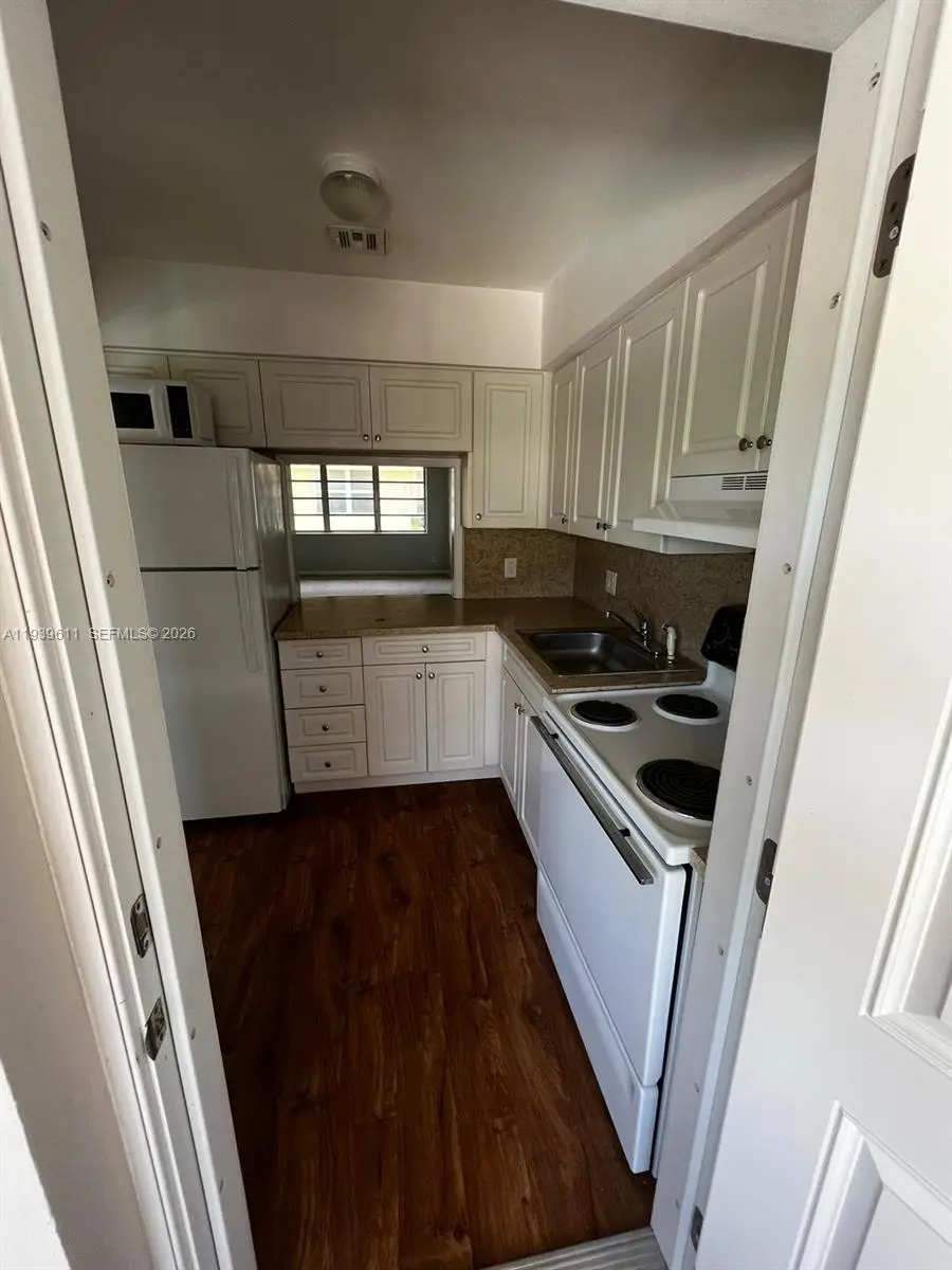 2701 NE 1st St #203, Pompano Beach, FL 33062 - Image #3