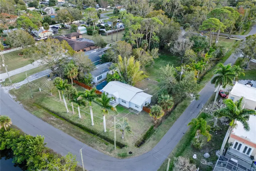302 5th St Sw, Ruskin, FL 33570 - #2