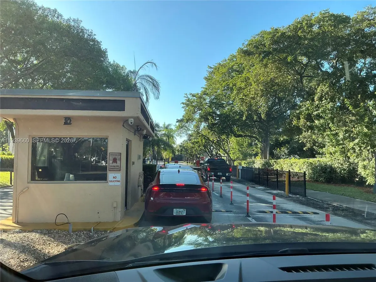 200 Ashbury Rd #203, Hollywood, FL 33024 - Image #1