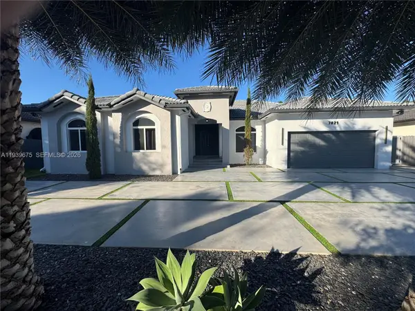 7821 NW 159th Ter, Miami Lakes, FL 33016