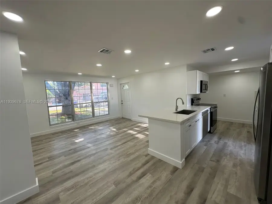 1521 NE 43rd Ct, Pompano Beach, FL 33064 - Image #3