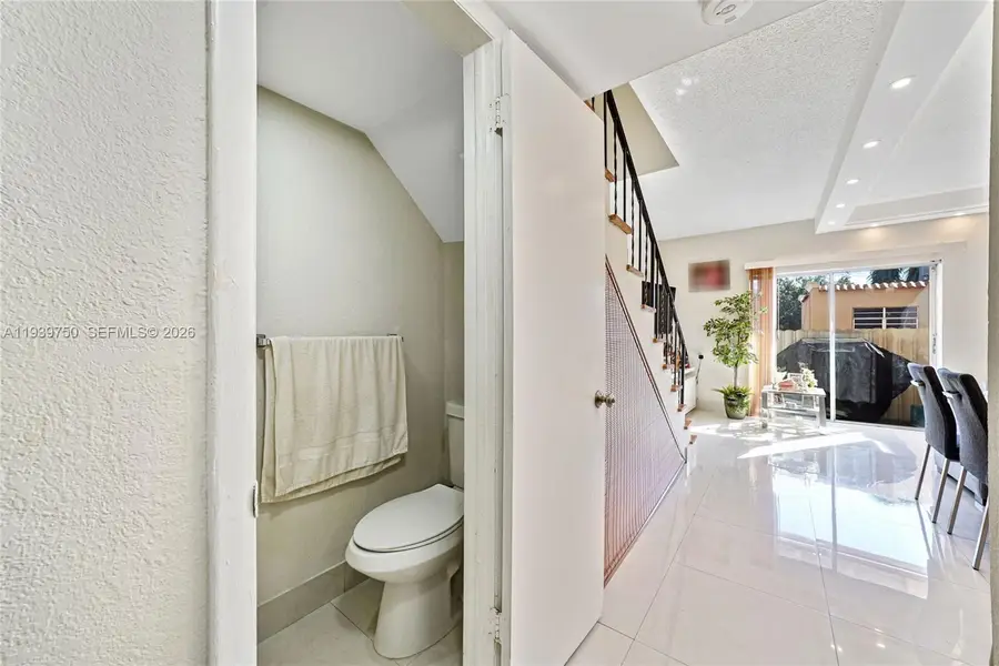 1305 W 53rd St #429, Hialeah, FL 33012 - Image #3