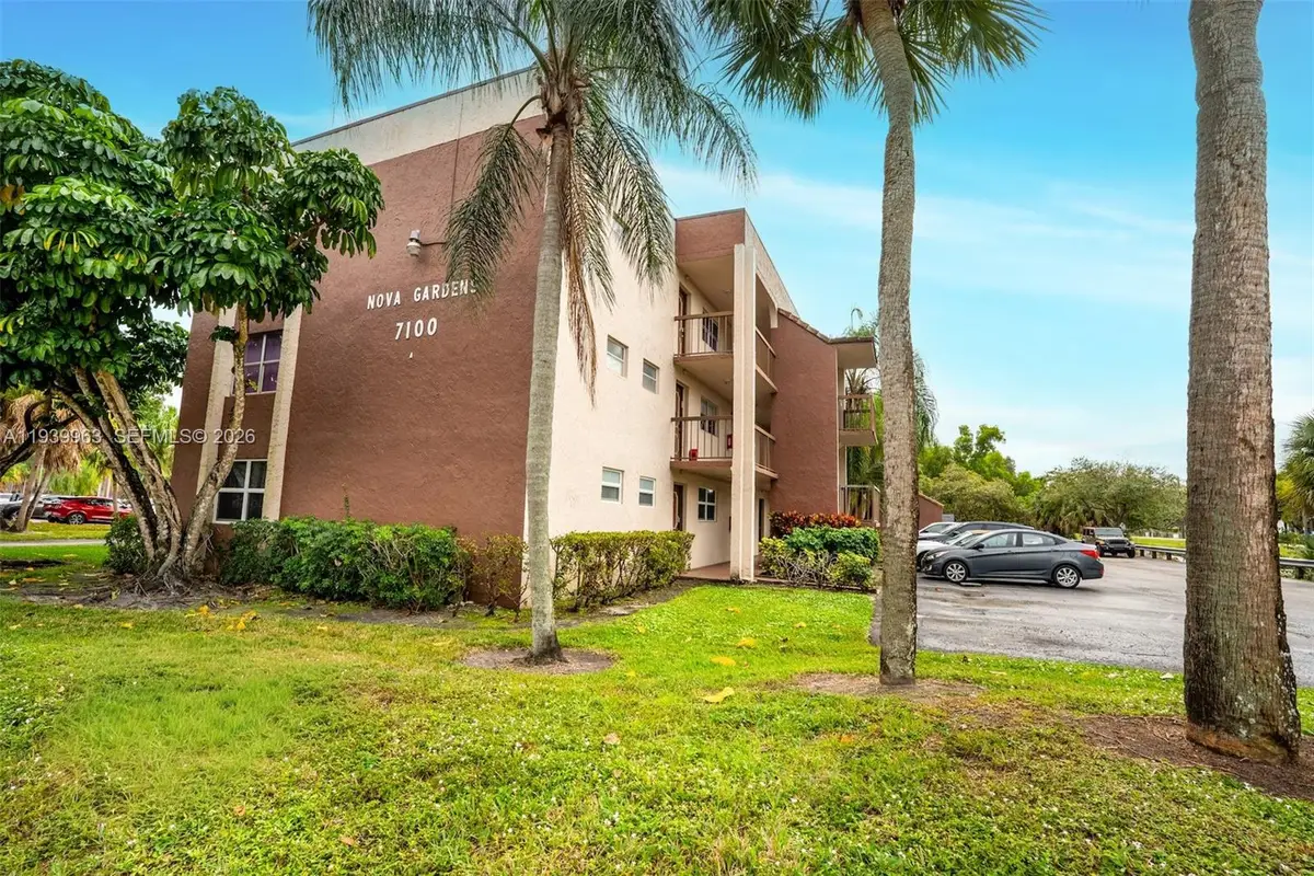 7100 Nova Dr #203A, Davie, FL 33317 - Image #1