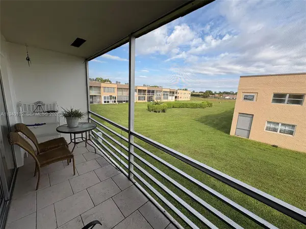 9101 Sunrise Lakes Blvd #218, Sunrise, FL 33322