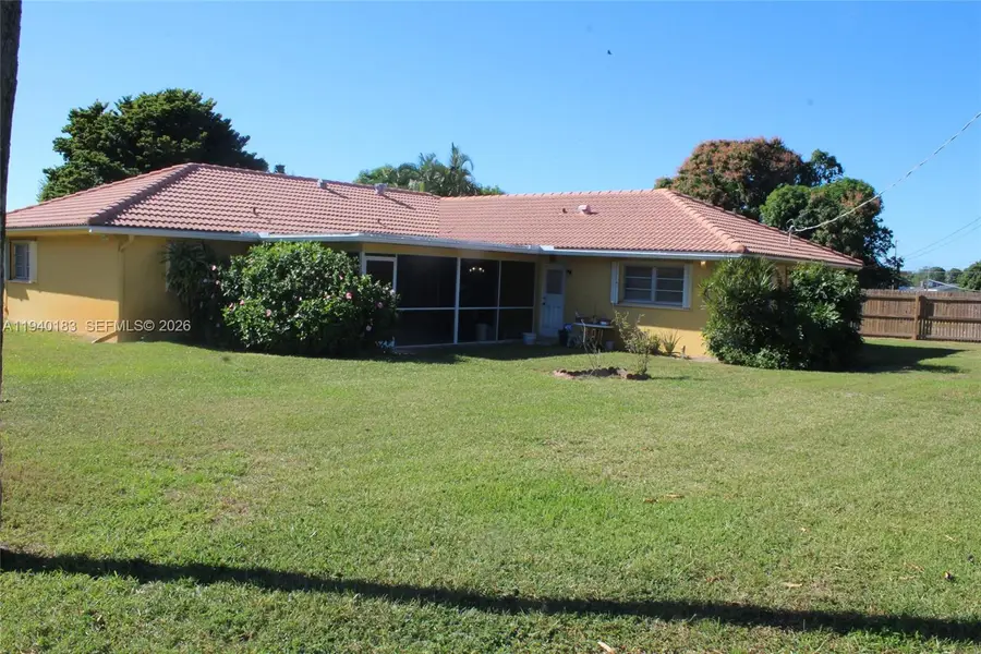 1419 40th St, West Palm Beach, FL 33407 - Image #2