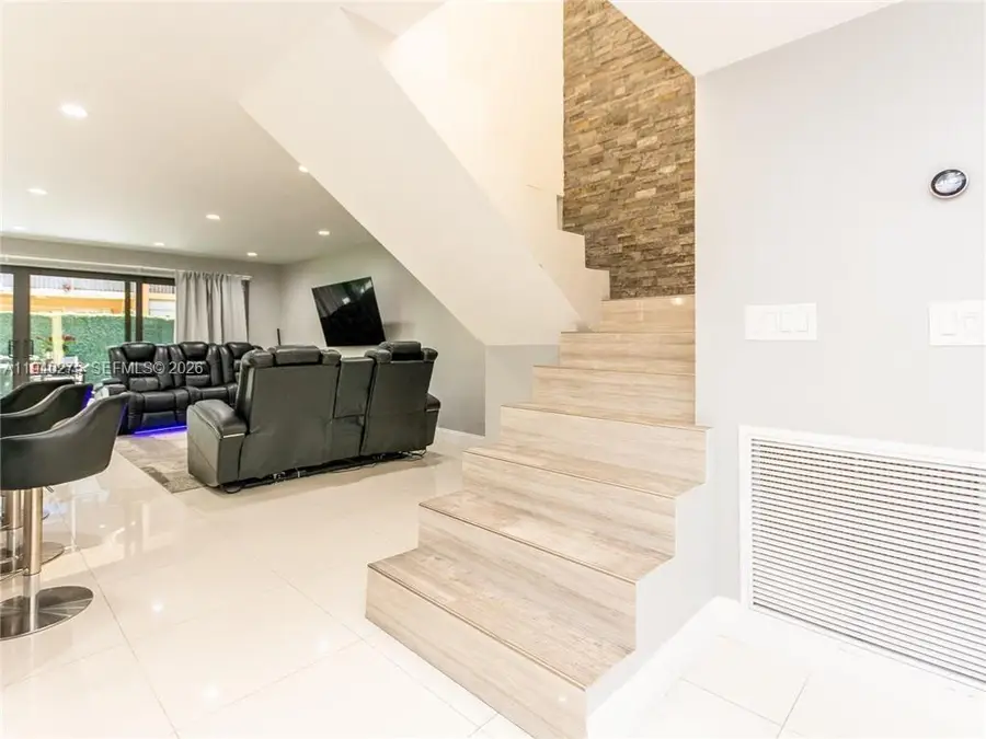 8019 NW 27th Pl, Sunrise, FL 33322 - Image #3