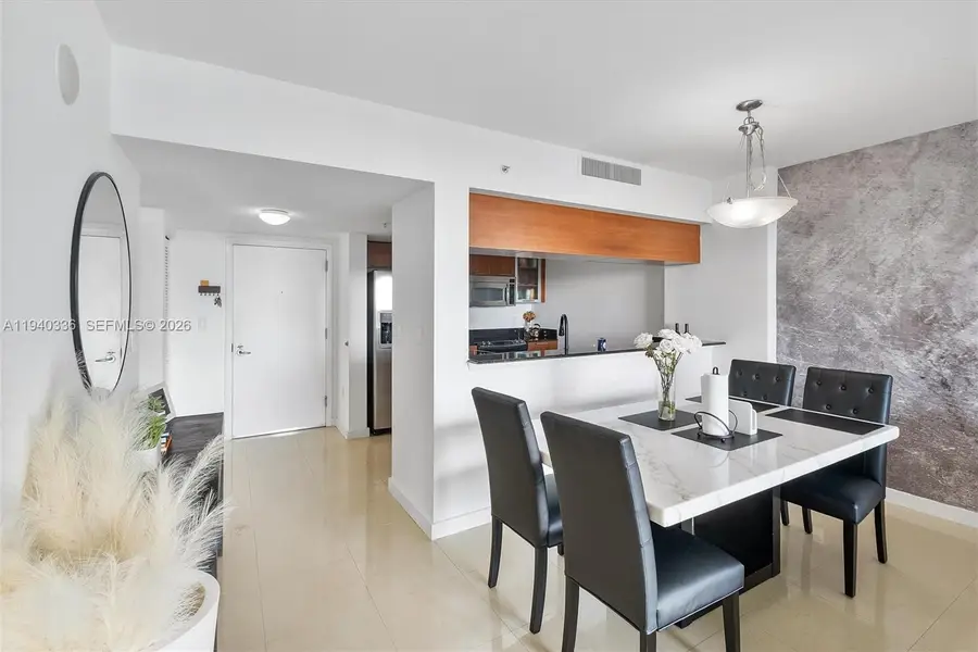 1800 N Bayshore Dr #2006, Miami, FL 33132 - Image #3