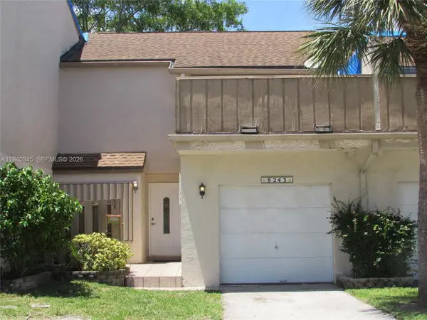 8243 NW 8th Pl, Plantation, FL 33324