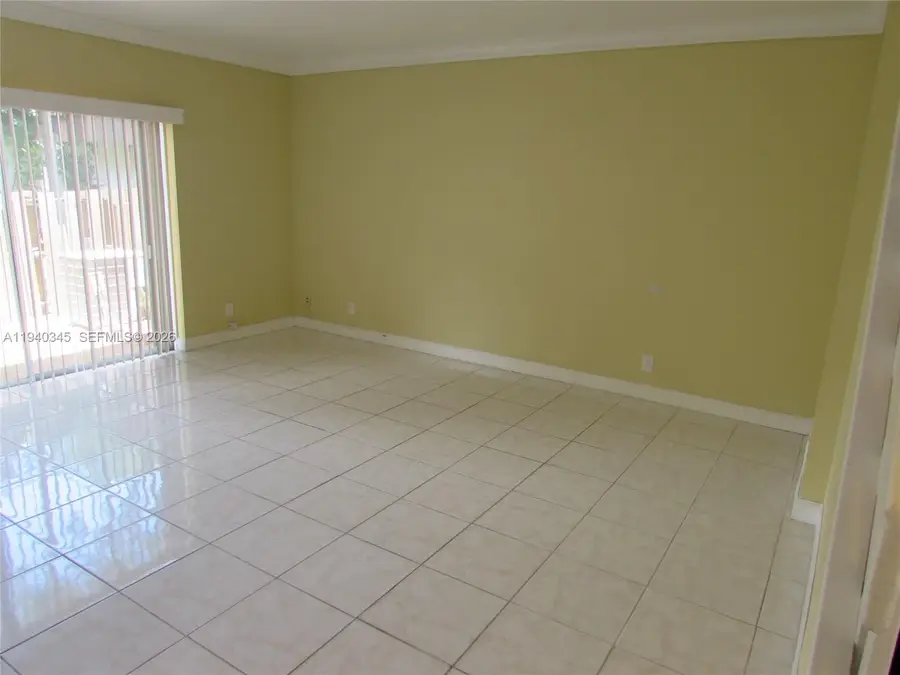 8243 NW 8th Pl, Plantation, FL 33324 - Image #2