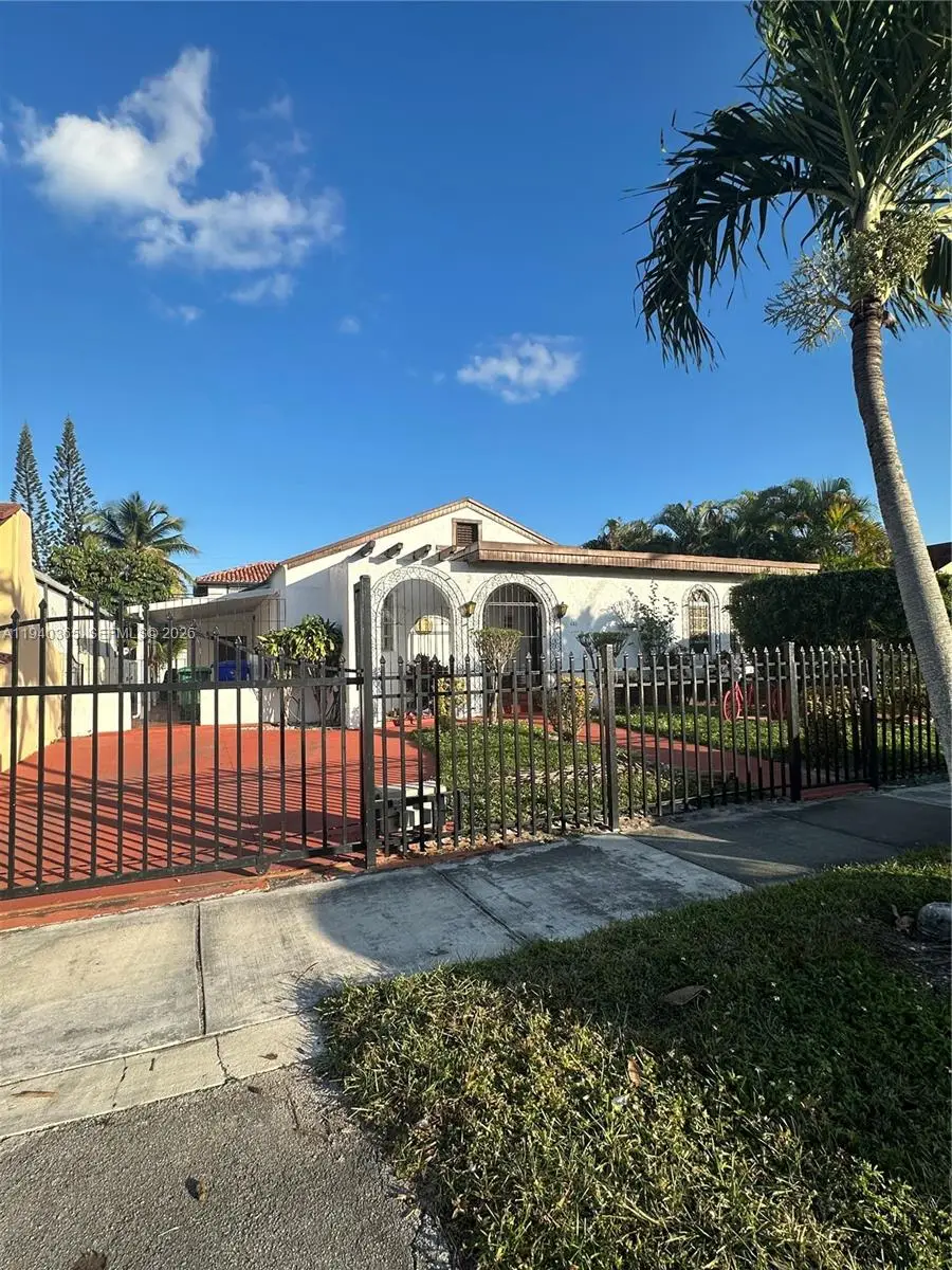 431 NW 32nd Ct, Miami, FL 33125 - Image #2