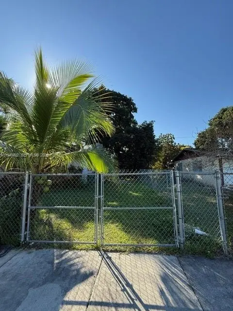 655 SW 6th Ter, Florida City, FL 33034 - Image #3