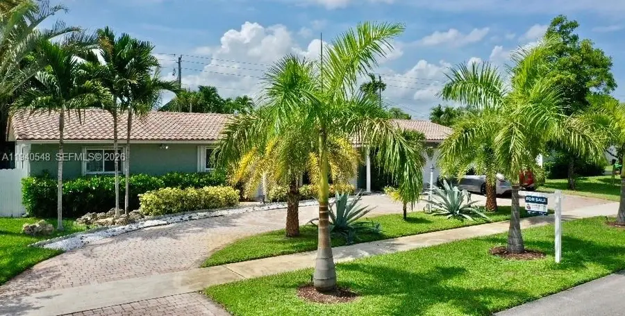 428 N Crescent Dr, Hollywood, FL 33021 - Image #2