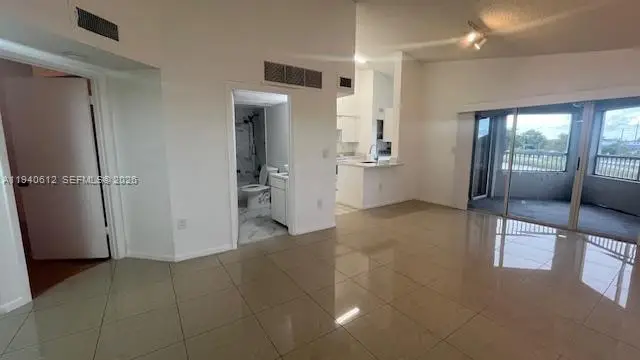 2881 N Oakland Forest Dr #309, Oakland Park, FL 33309 - Image #2