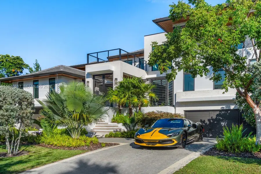 6853 Sunrise Ct, Coral Gables, FL 33133 - Image #2