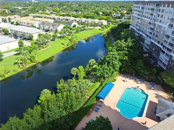 4001 Hillcrest Dr #509, Hollywood, FL 33021