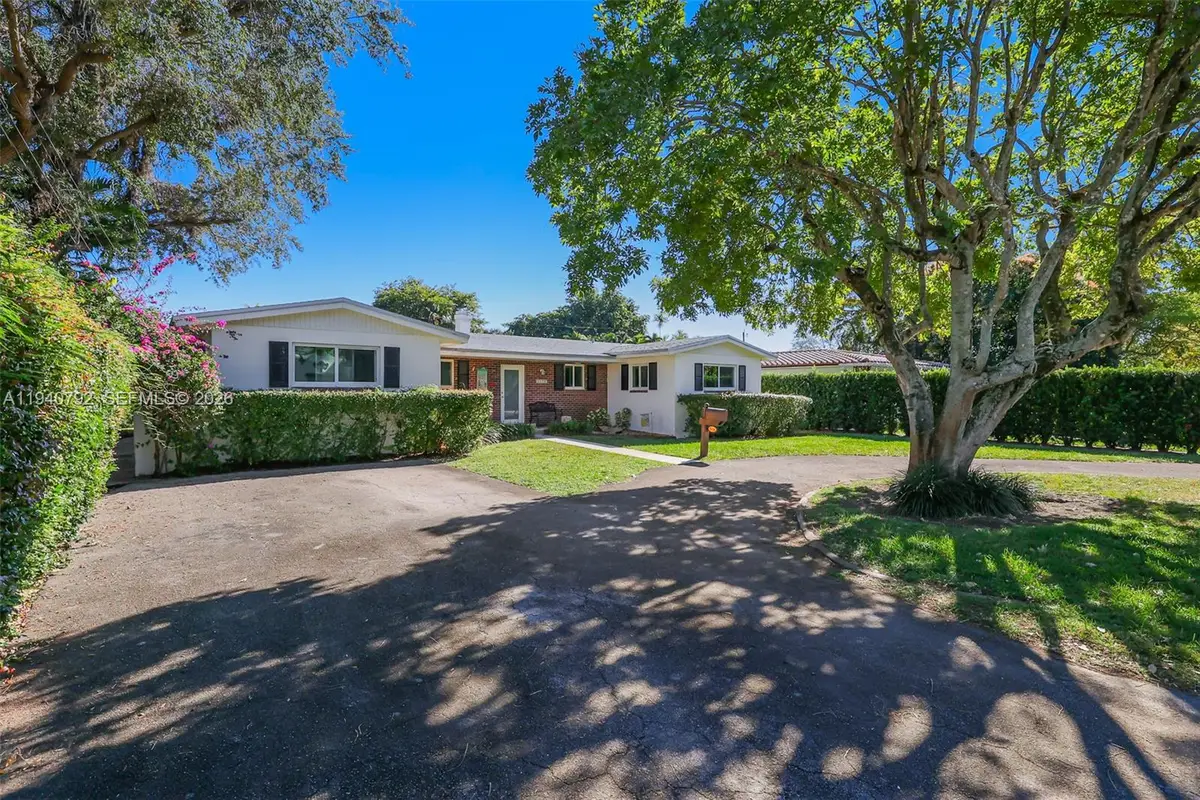 11339 NE 8th Ct, Biscayne Park, FL 33161 - Image #1