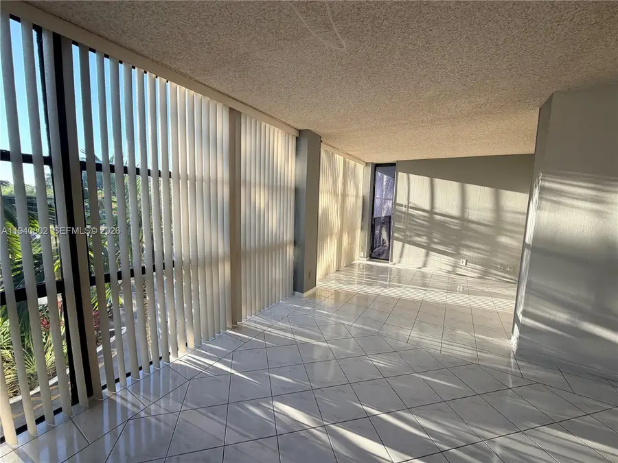 800 Parkview Dr #303, Hallandale Beach, FL 33009 - Image #3