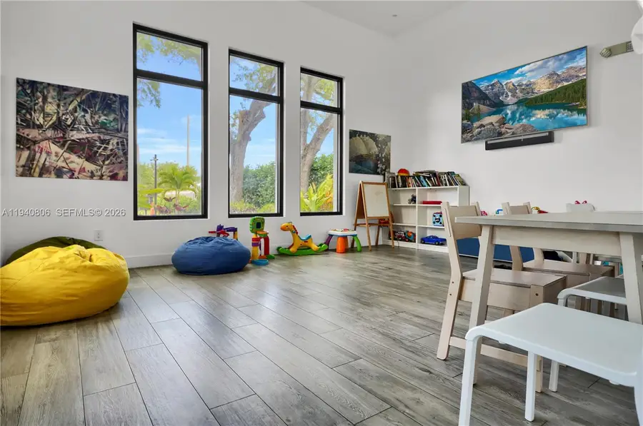 Address Withheld By Seller, Hollywood, FL 33312 - Image #3