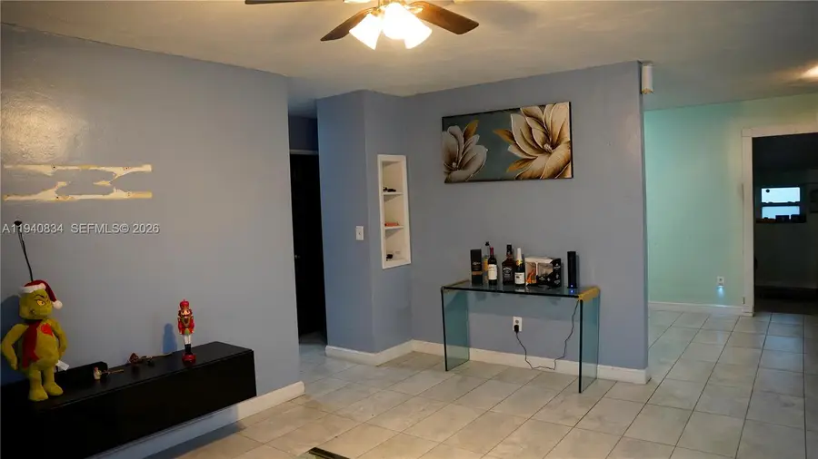 1021 NW 23rd Rd, Fort Lauderdale, FL 33311 - Image #3