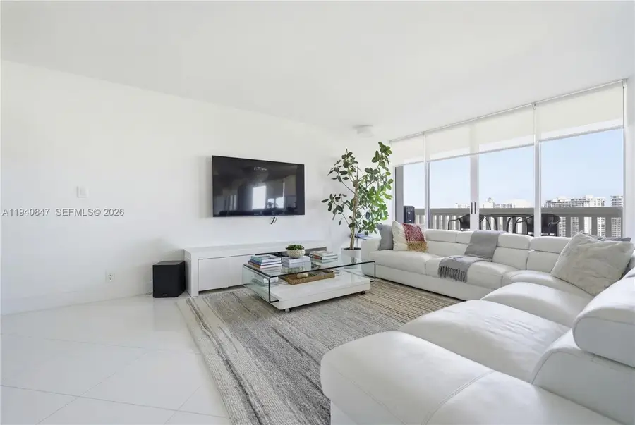 1000 W Island Blvd #2806, Aventura, FL 33160 - Image #2