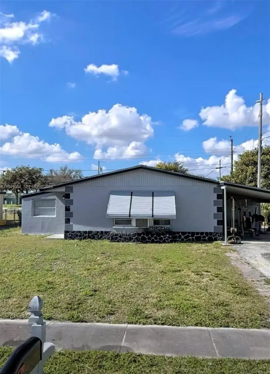 251 Avenue O, Riviera Beach, FL 33404 - Image #1