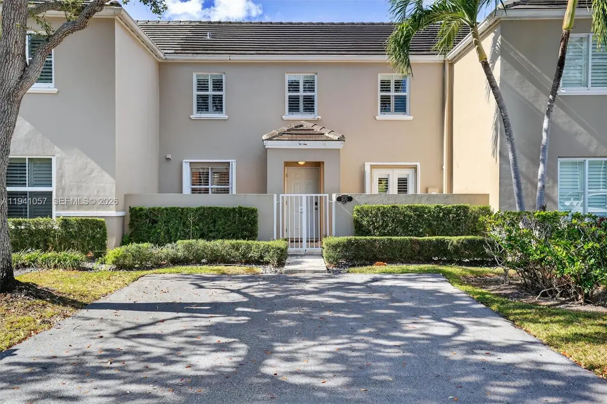 5570 SW 70th Pl S, Miami, FL 33155 - Image #1