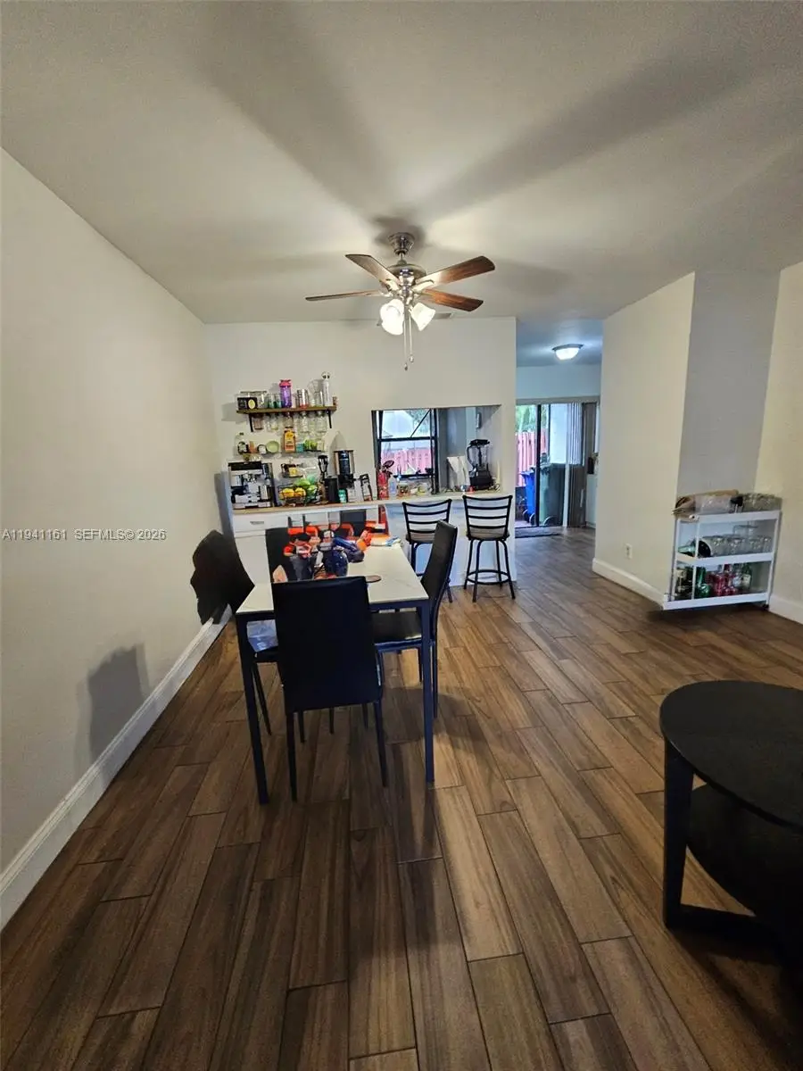 10332 NW 3rd St, Pembroke Pines, FL 33026 - Image #3