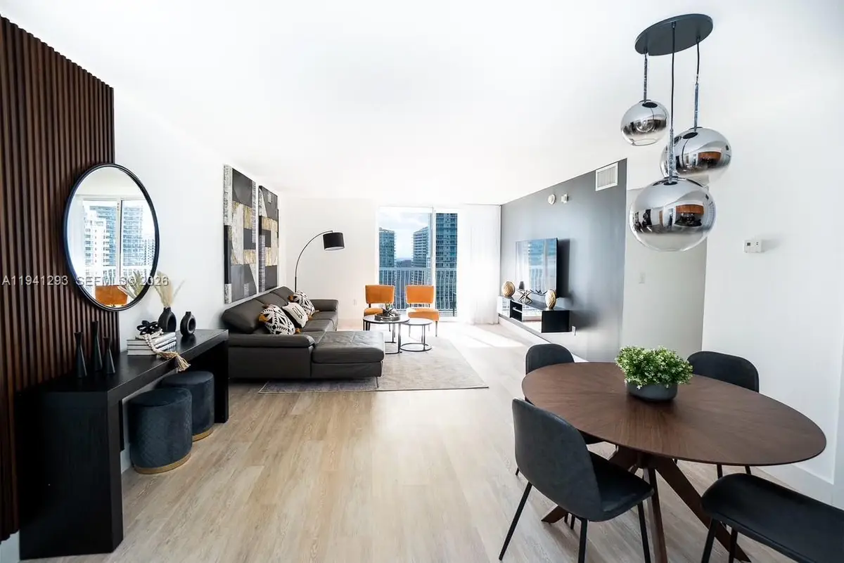 1200 Brickell Bay Dr #3524, Miami, FL 33131 - Image #1