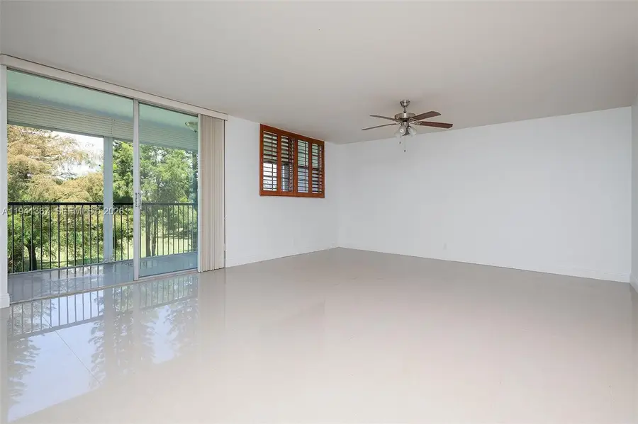 3150 W Rolling Hills Cir #307, Davie, FL 33328 - Image #3