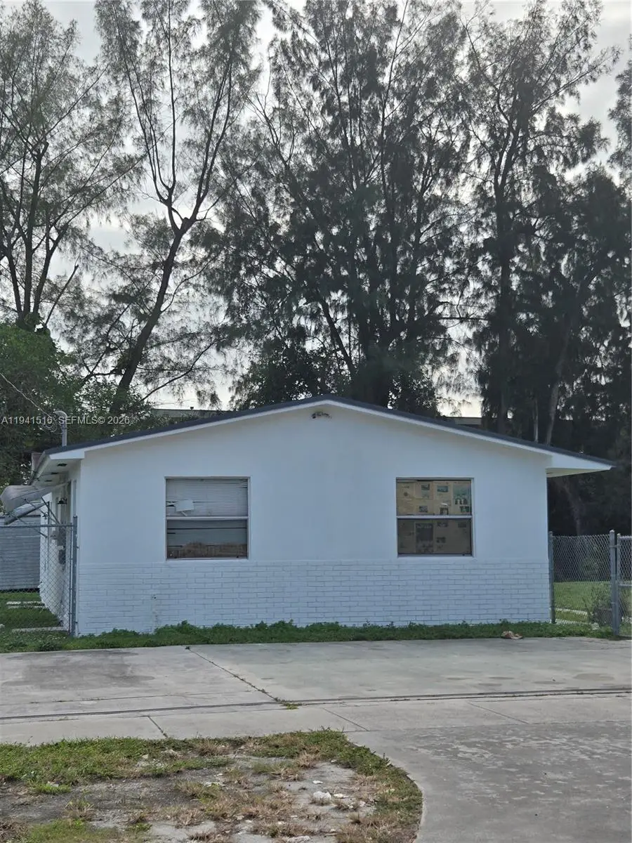 1420 NW 111th St, Miami, FL 33167 - Image #2