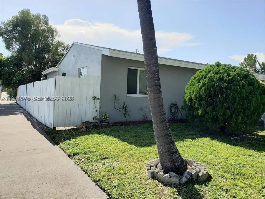 804 N 20th Ct, Hollywood, FL 33020 - #2