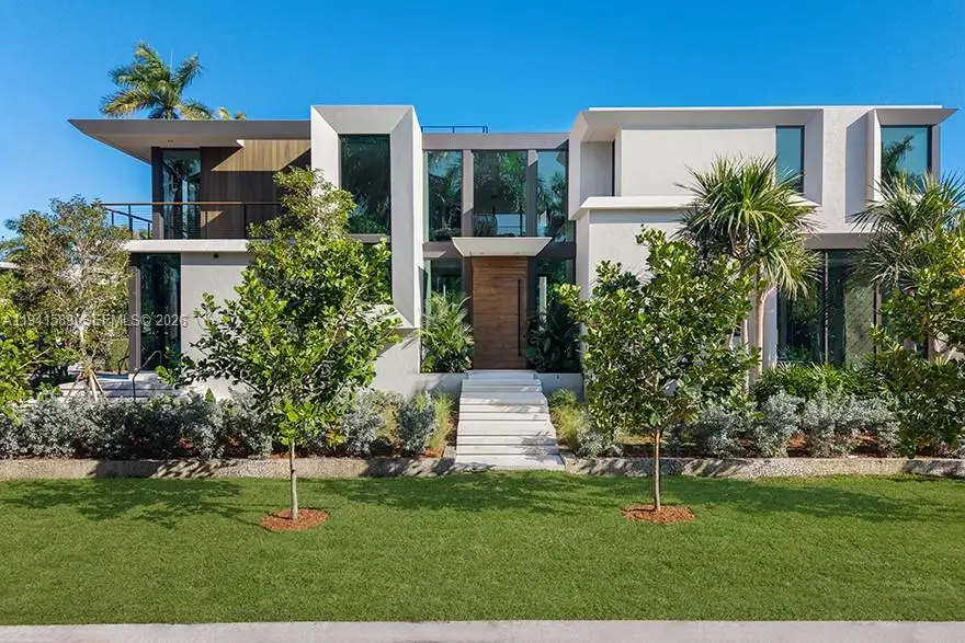 375 S Hibiscus Dr, Miami Beach, FL 33139 - Image #1