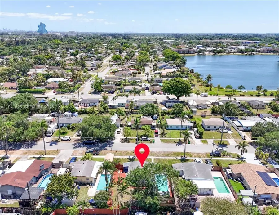 5621 SW 38th Ct, Davie, FL 33314 - Image #2