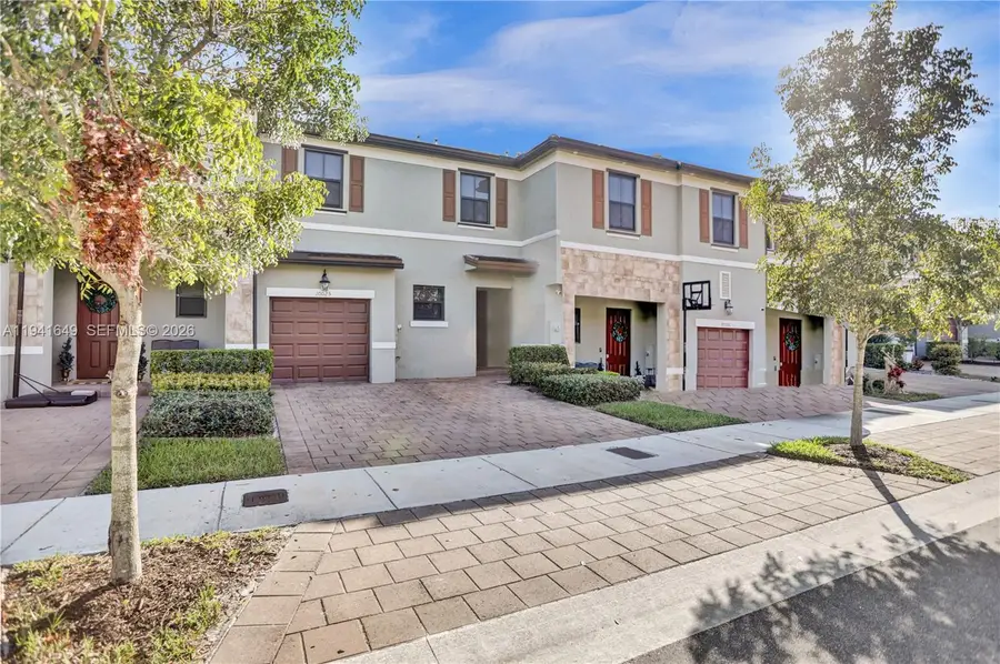 10025 W 32nd Ln, Hialeah, FL 33018 - Image #3