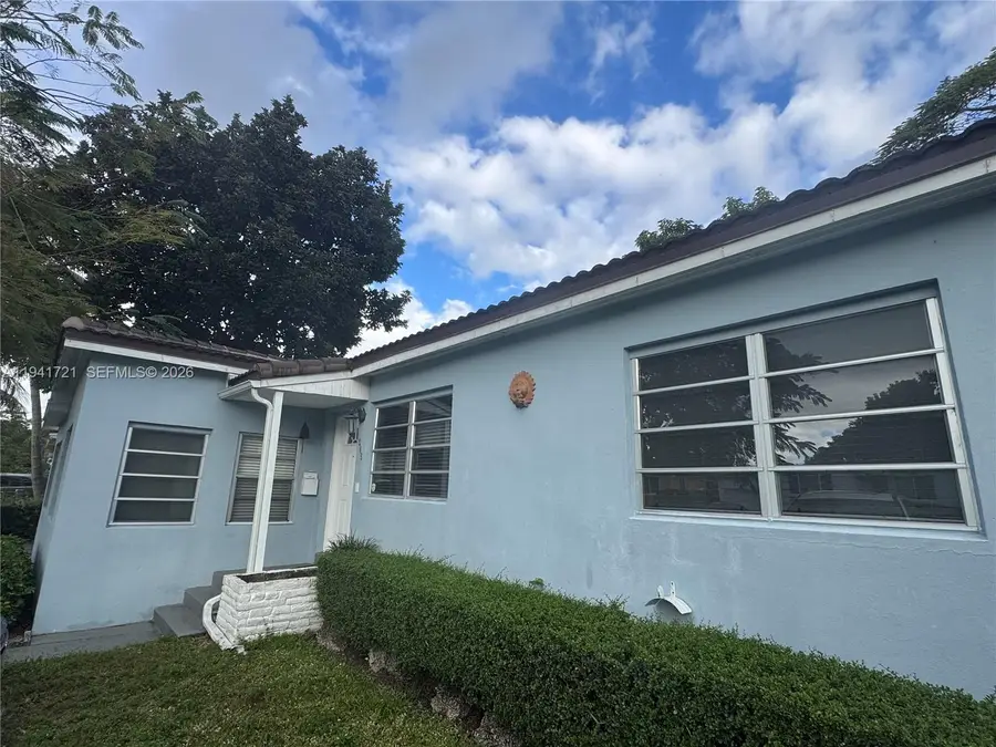 545 NE 111th St, Miami, FL 33161 - Image #2