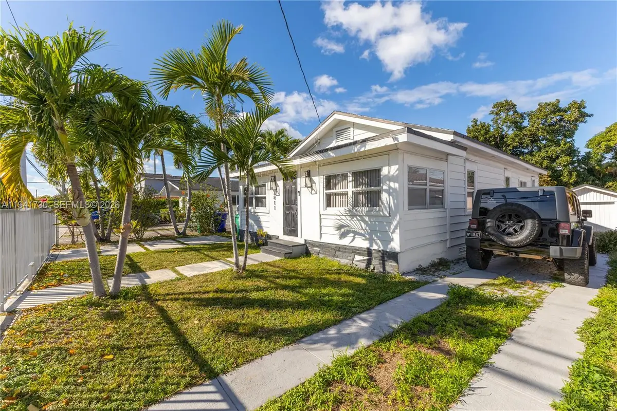 2811 SW 17th St, Miami, FL 33145 - Image #1