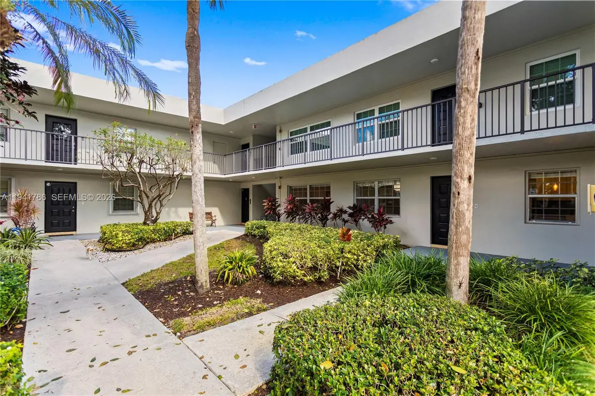 4007 N Cypress Dr #104, Pompano Beach, FL 33069 - Image #1