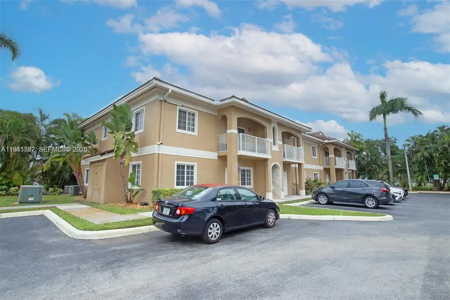 911 Hillcrest Ct #7, Hollywood, FL 33021 - Image #2