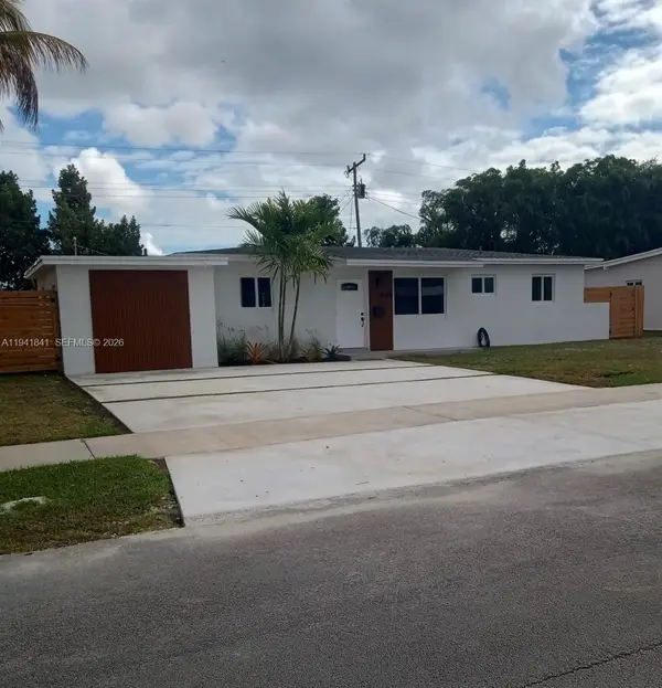 4315 SW 98th Ave, Miami, FL 33165