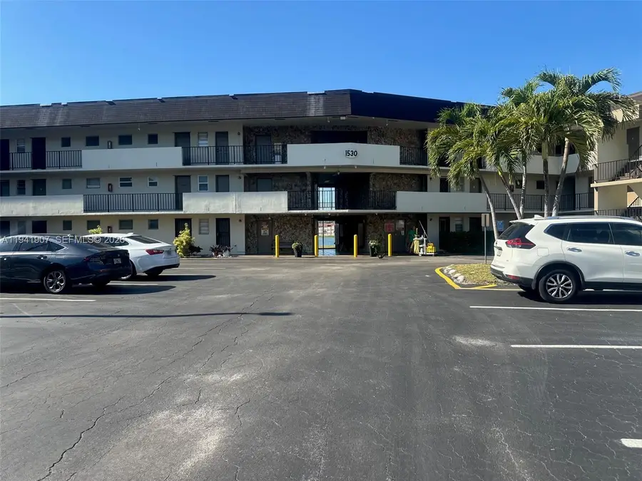 1530 NE 191st St #205, Miami, FL 33179 - Image #2